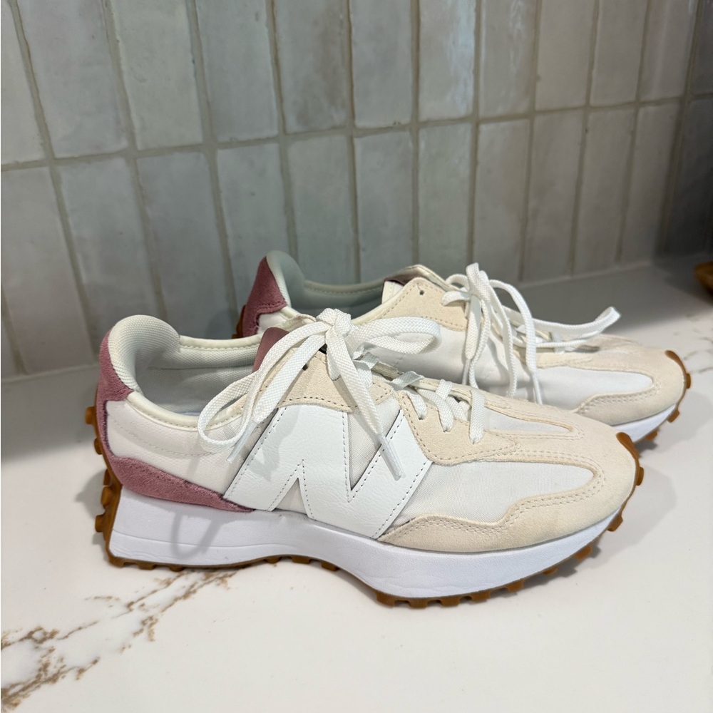 New Balance 327